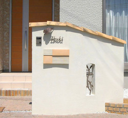 さまざまな門柱０３ かわいいデザインの塗り壁 ポスト 奈良県のエクステリア 外構工事 たんぽぽの庭 緑商関西